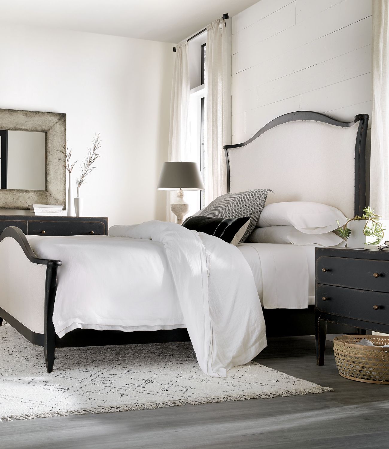 Hooker Ciao Bella Upholstered Bed