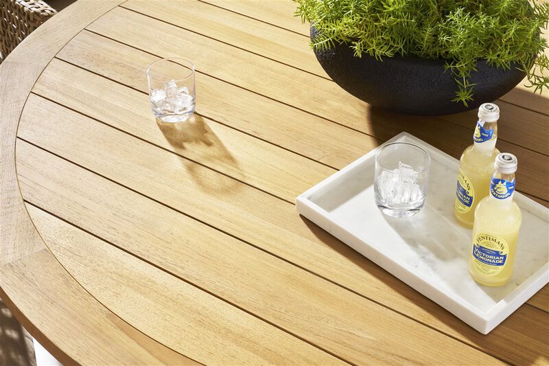 Horizon Outdoor Round Dining Table