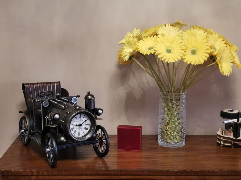 Antique Car Table Clock