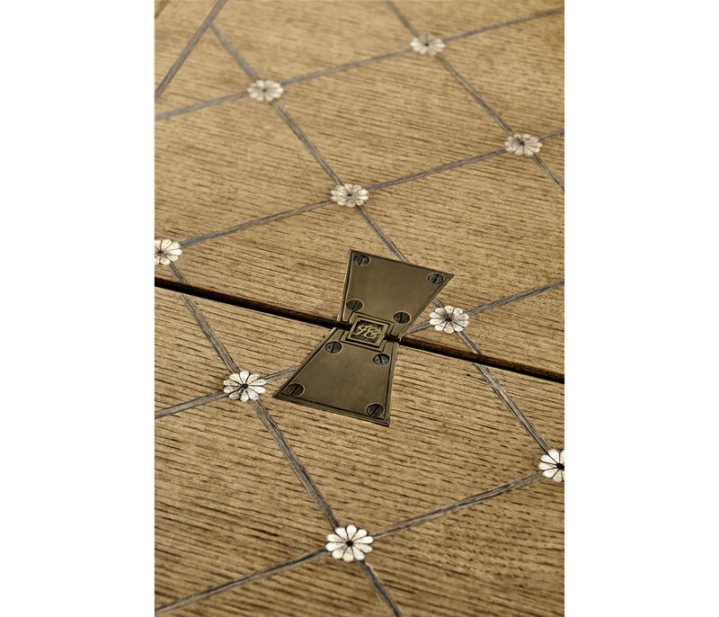 Dielectric Hunt Table