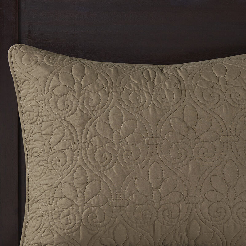 Gracie Mills Sandy Reversible Bedspread Set with Classic Stitch Pattern