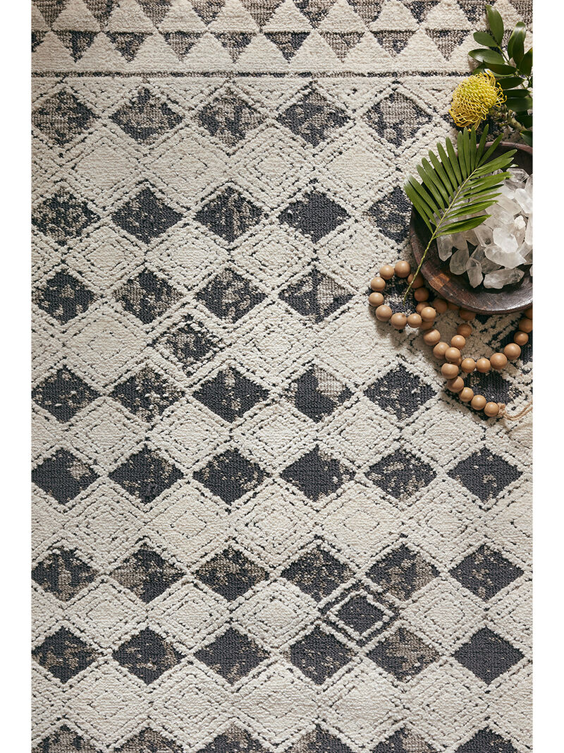 Yeshaia YES02 Black/Neutral 5' x 7'6" Rug