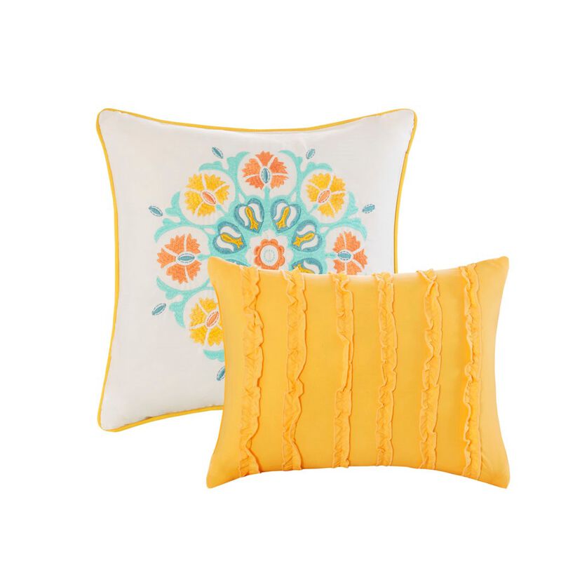 Gracie Mills Reilly Boho Reversible Quilt Set with Throw Pillows