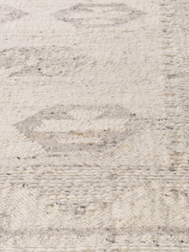 Nova NVA947 5' x 7'6" Rug