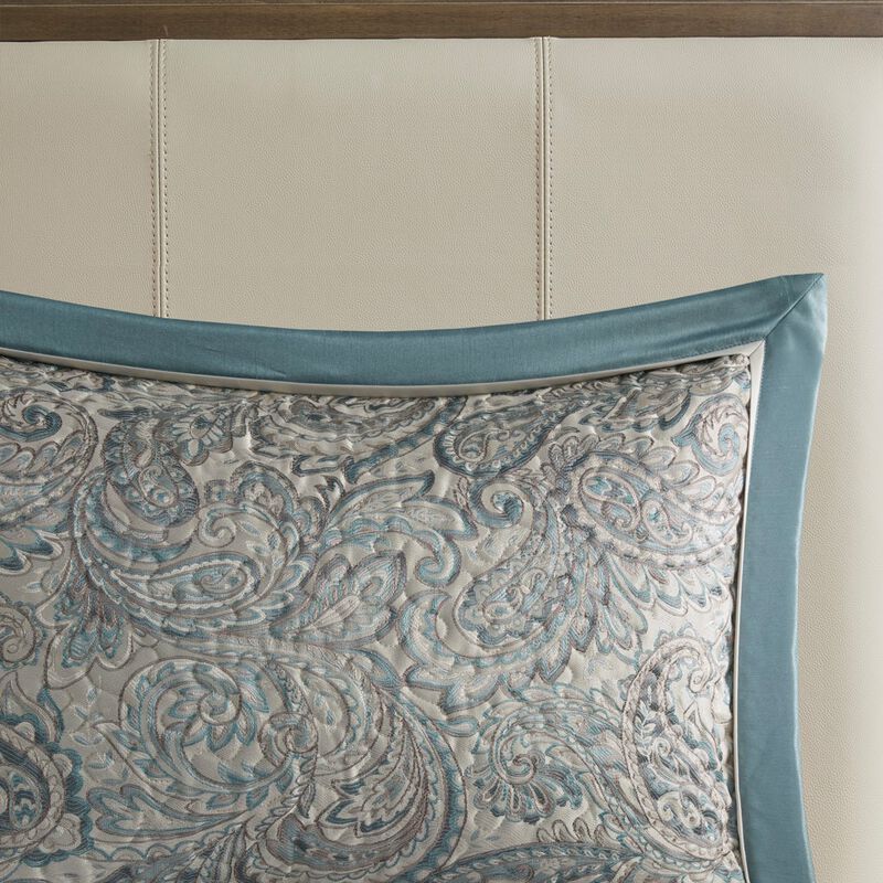 Gracie Mills Thornton 5-Piece Reversible Jacquard Bedspread Set with Throw Pillows