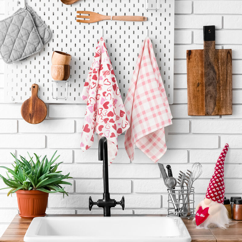 Set of 2 Hearts and Pink Plaid Valentine's Day Kitchen Tea Towels 26"