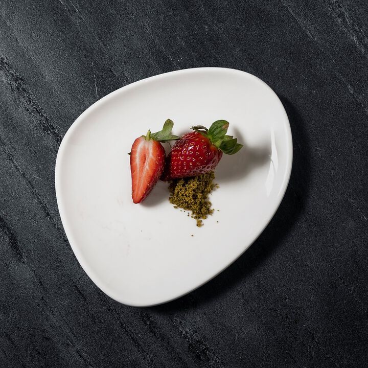 Vago 7.5" x 6" Organic Warm White Porcelain Plate (Set of 4)