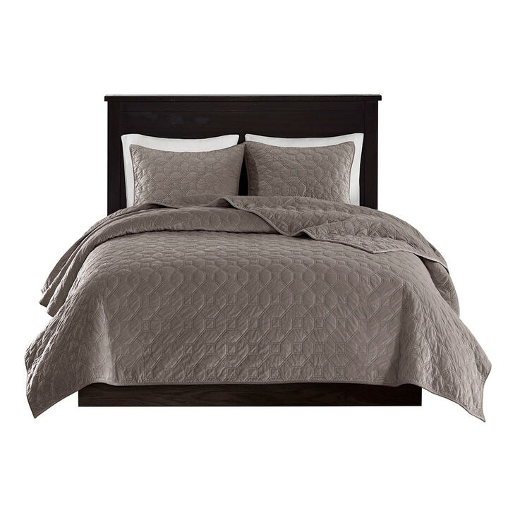 Gracie Mills Gayle 3-Piece Casual Geometric Velvet Quilt Set