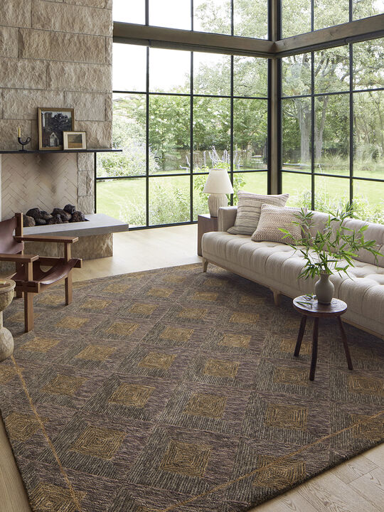 Varena VAR-04 Plum / Gold 18" x 18" Sample Rug