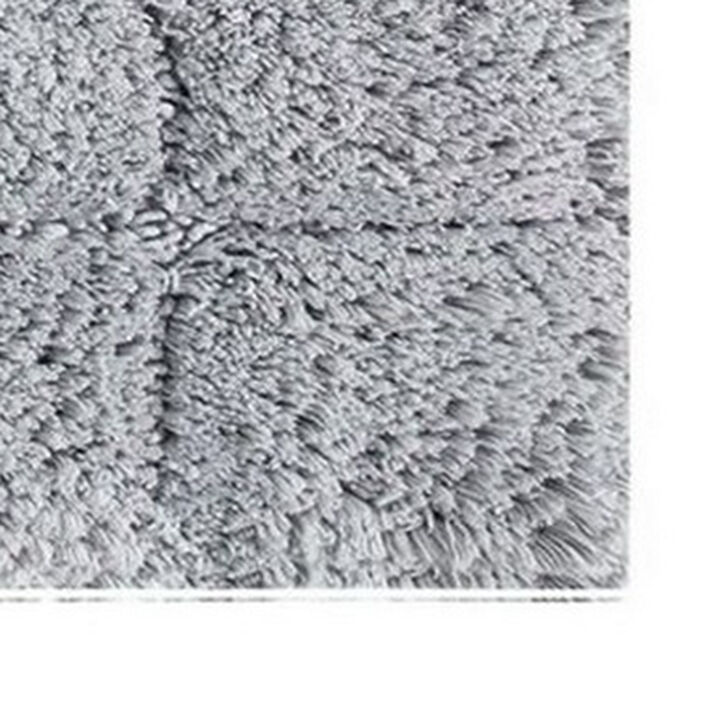 Knightsbridge Summer Tile 220 GSF Non Skid Back Bath Rug 21 x 34 - Silver