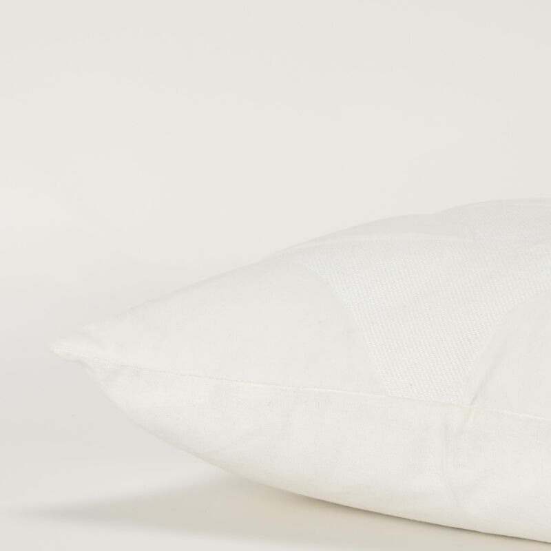 T20014 Pillow