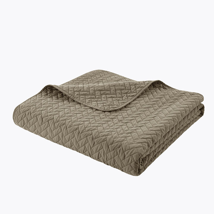 Gracie Mills Ria Solid Oversized Herringbone Quilt Set