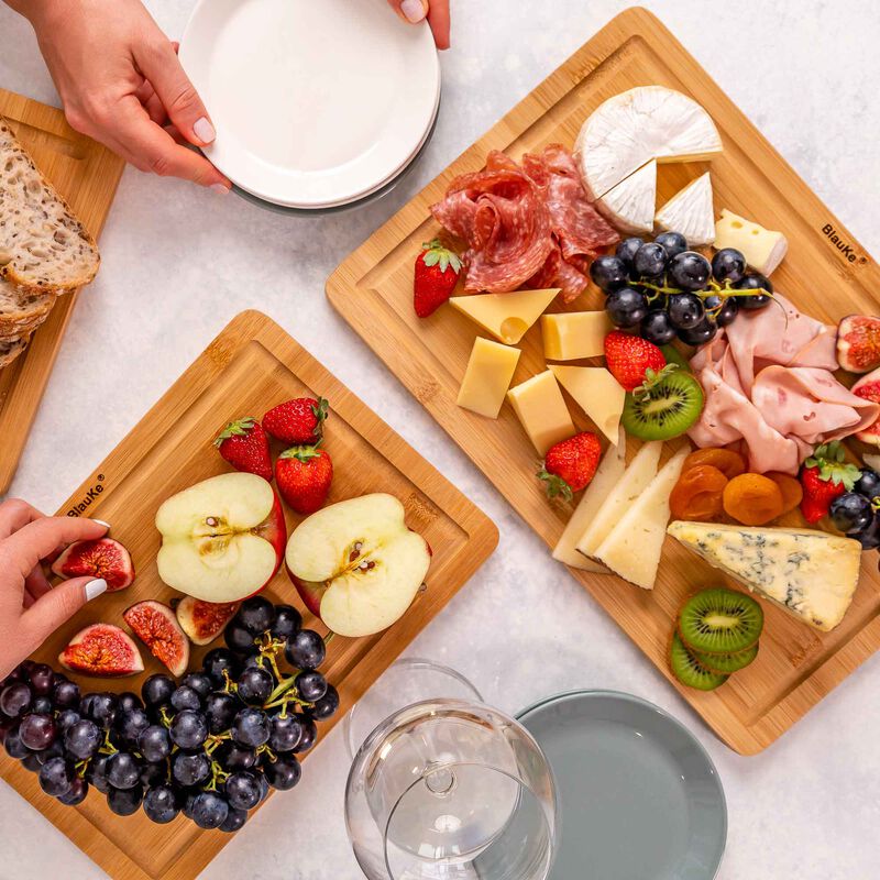 Wooden Cutting Boards for Kitchen with Juice Groove and Handles - Bamboo Chopping Boards Set of 3 - Wood Serving Trays