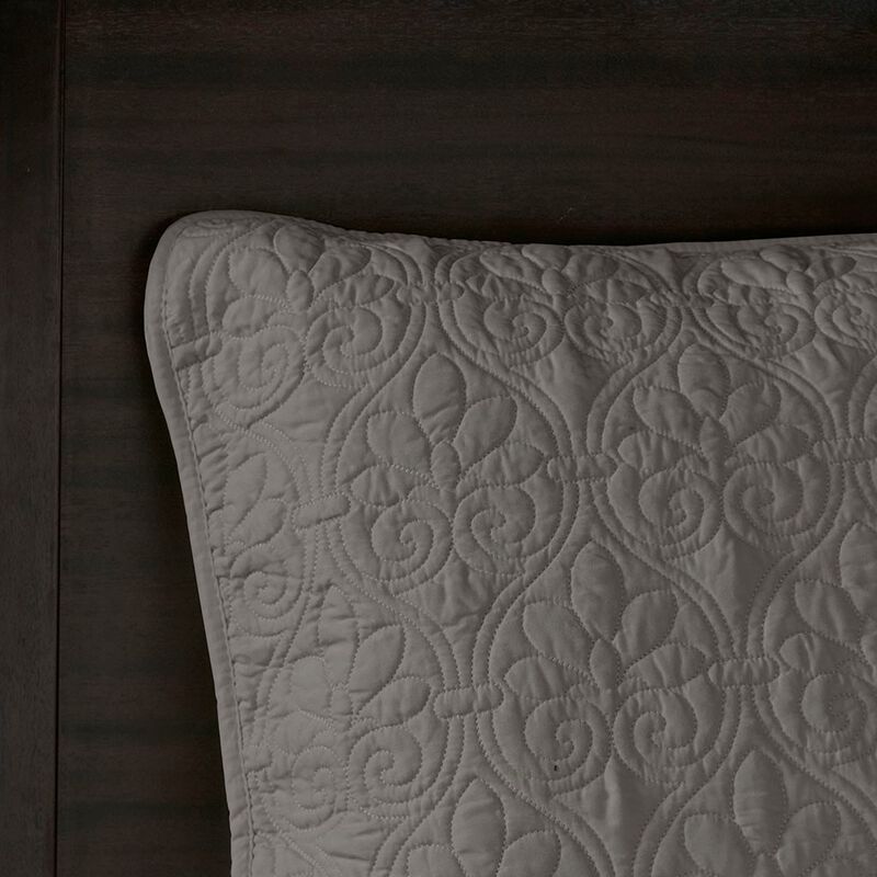 Gracie Mills Sandy Reversible Bedspread Set with Classic Stitch Pattern