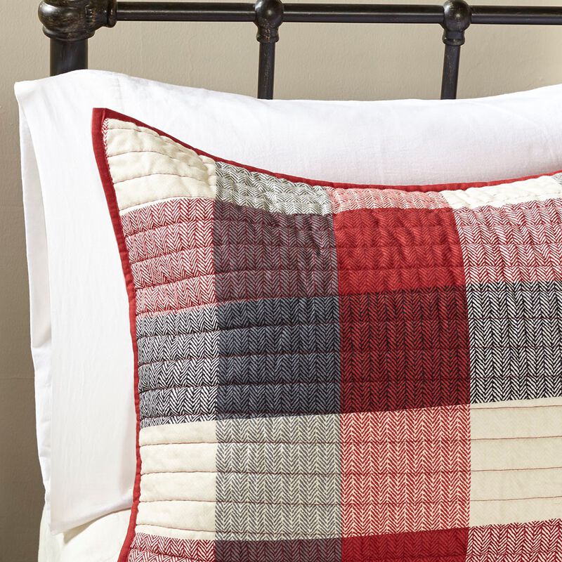Gracie Mills Nanette 6 Piece Printed Herringbone Quilt Set with Throw Pillows