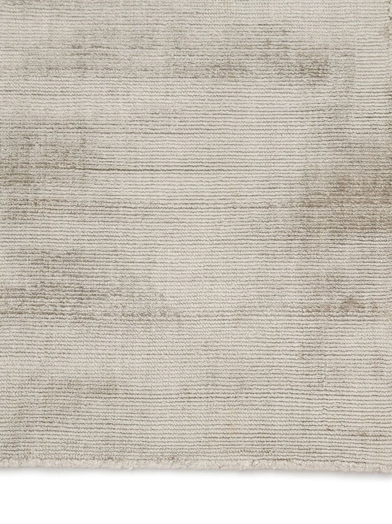 Yasmin Yasmin White 10' x 14' Rug