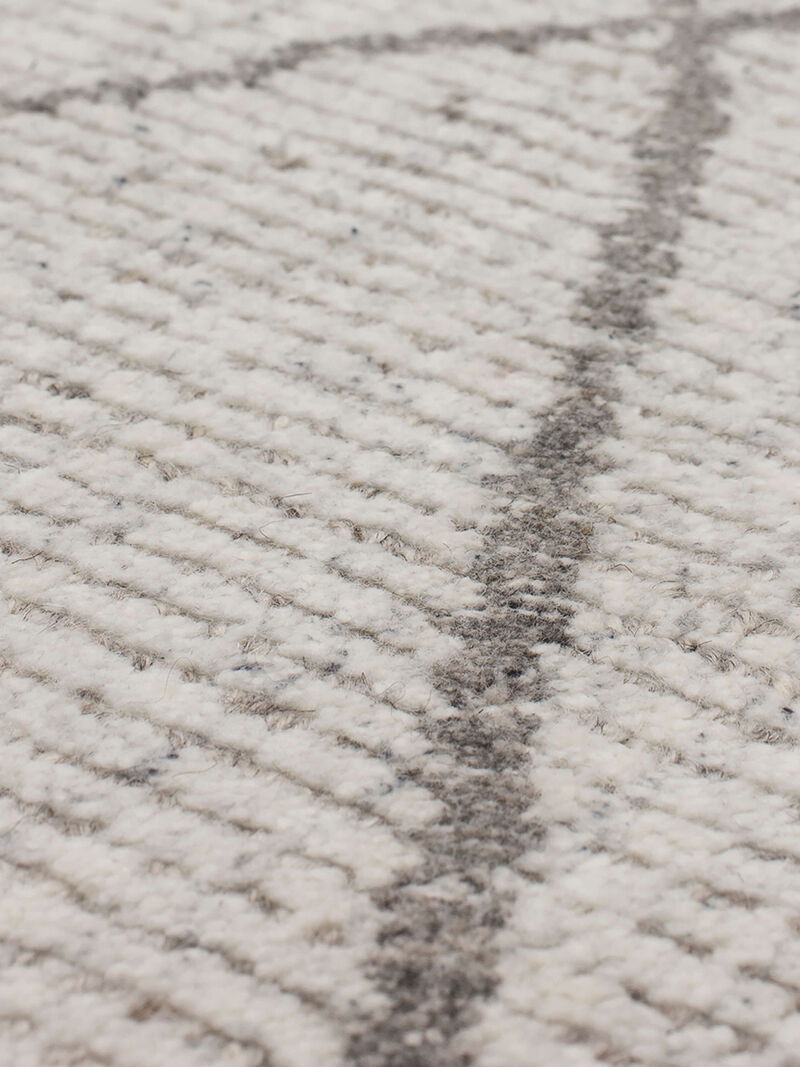 Tangier Tribal Diamond Silver 8' X 10' Rug