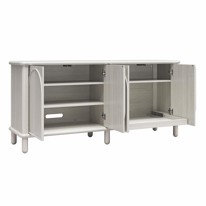 Selena Credenza