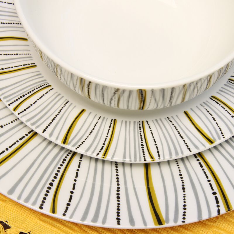 Gibson Home Classic Burst Decorated 12 Piece Dinnerware Set