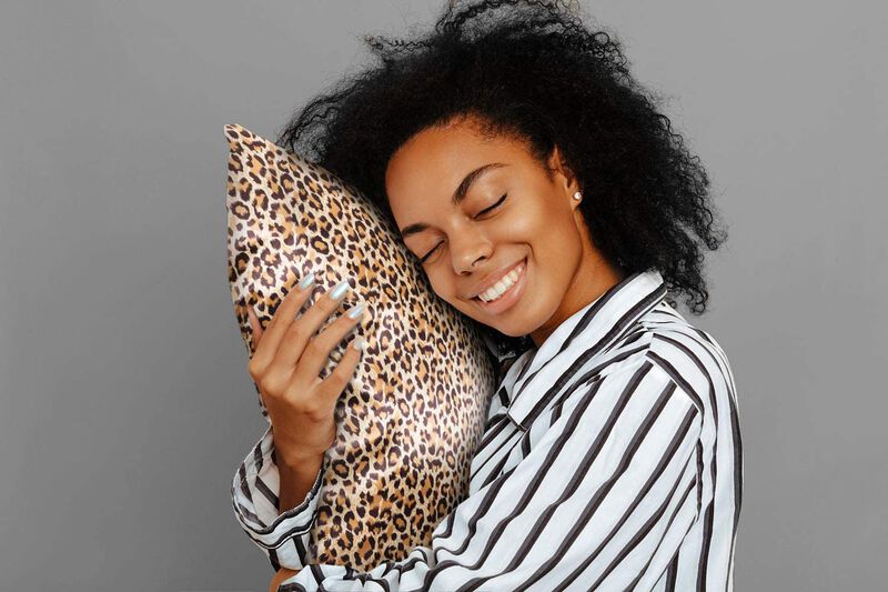 Satin Pillow Case with Zipper - Luxury Pillow Cover (Pillowcase Set of 2)