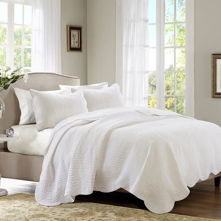 Gracie Mills Salvatore 3-Piece Reversible Country-Inspired Scalloped Edge Quilt Set