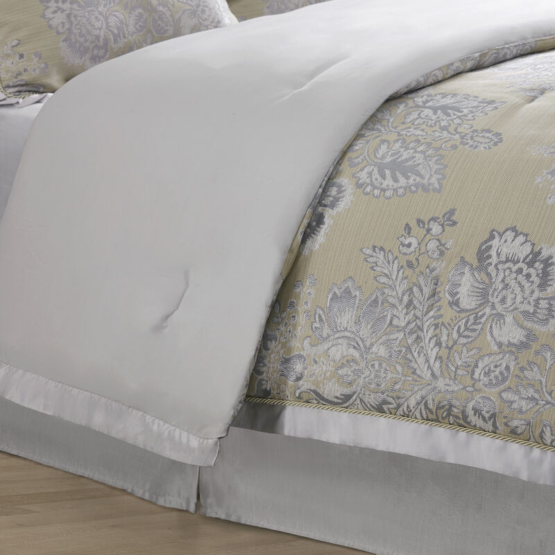 Gracie Mills Yvonne 4-Piece Vintage Chenille Jaquard Comforter Set