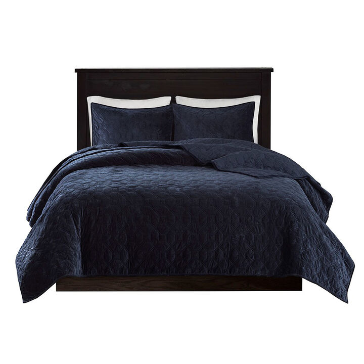 Gracie Mills Gayle 3-Piece Casual Geometric Velvet Quilt Set