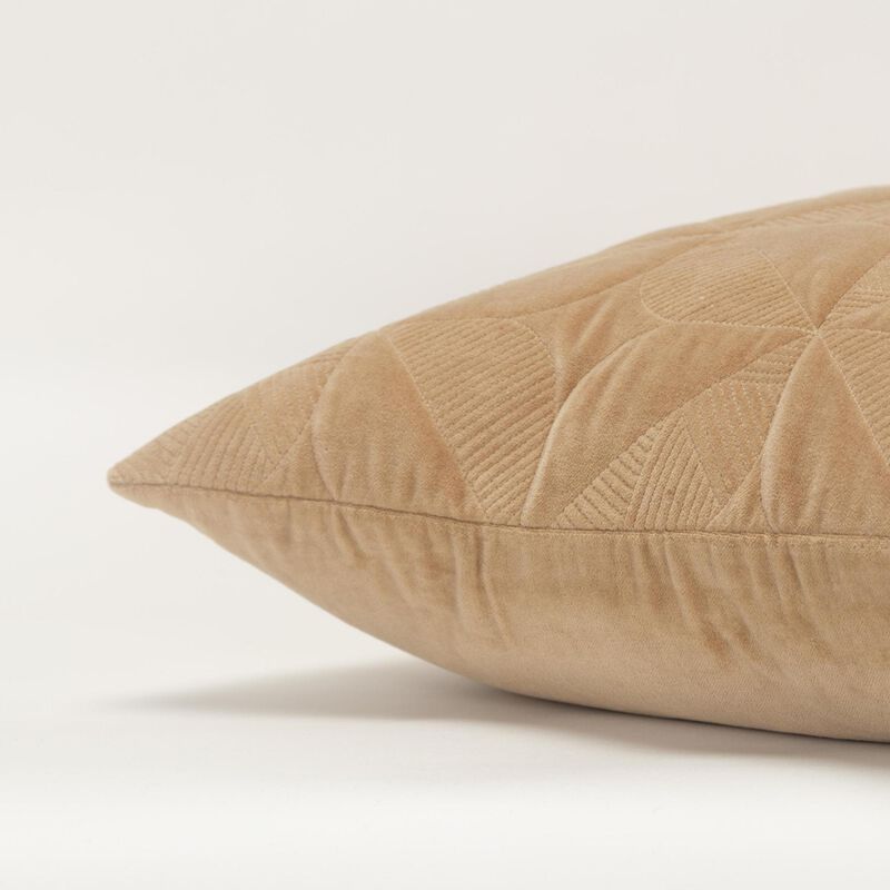 T20437 Pillow