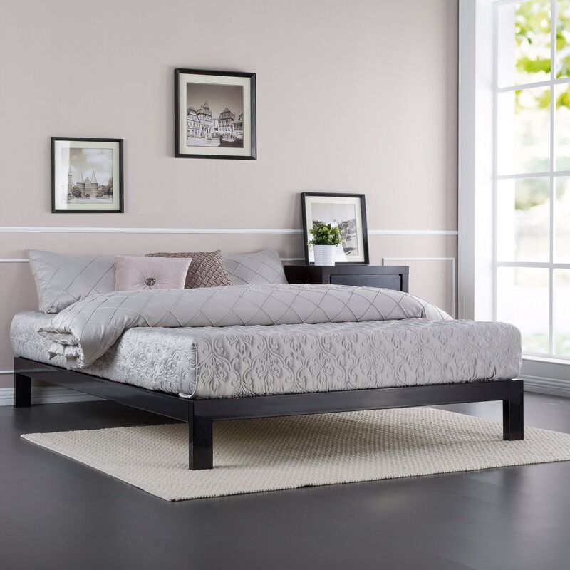 Hivvago Queen Modern Black Metal Platform Bed Frame with Wooden Slats