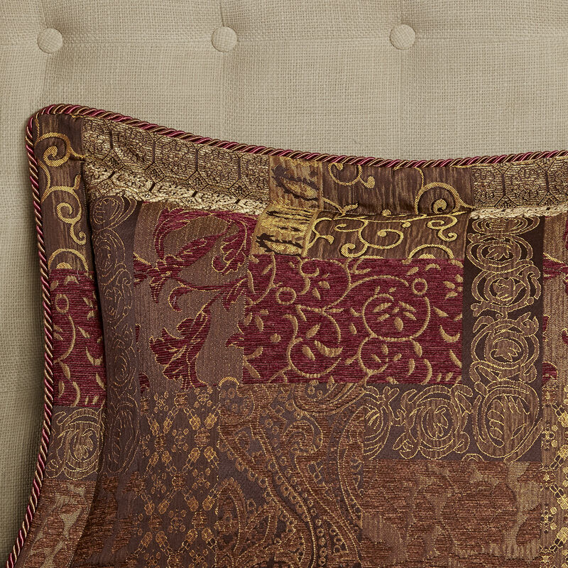 Gracie Mills Lange 4-Piece Patchwork Chenille Jaquard Comforter Set