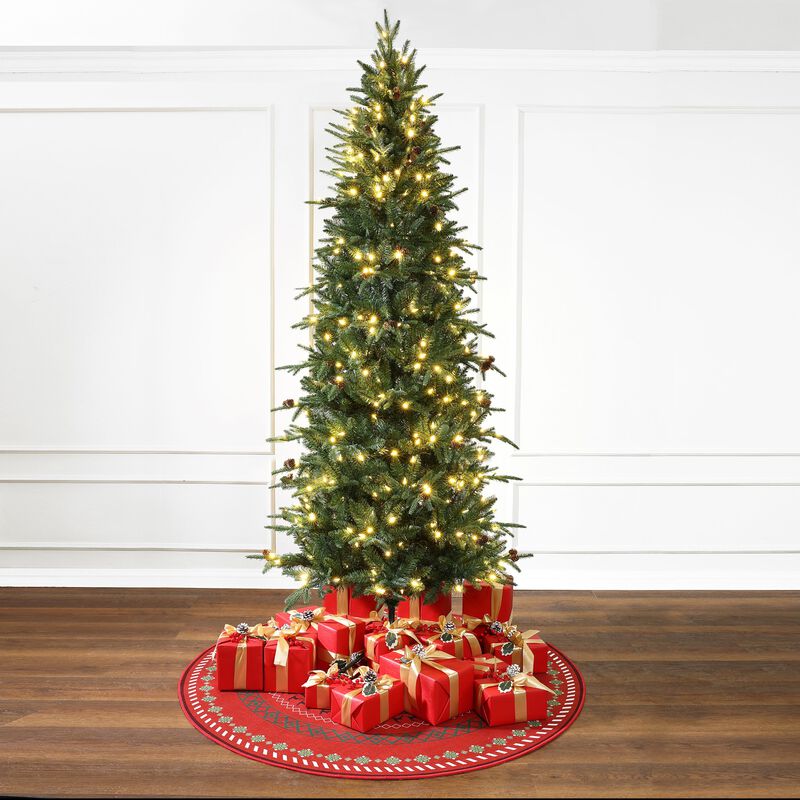 LuxenHome 7.5Ft Pre-Lit Green Slender Artificial Christmas Tree with Pine Cones