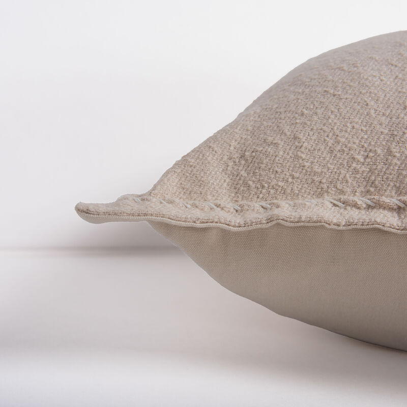 T22653 Pillow