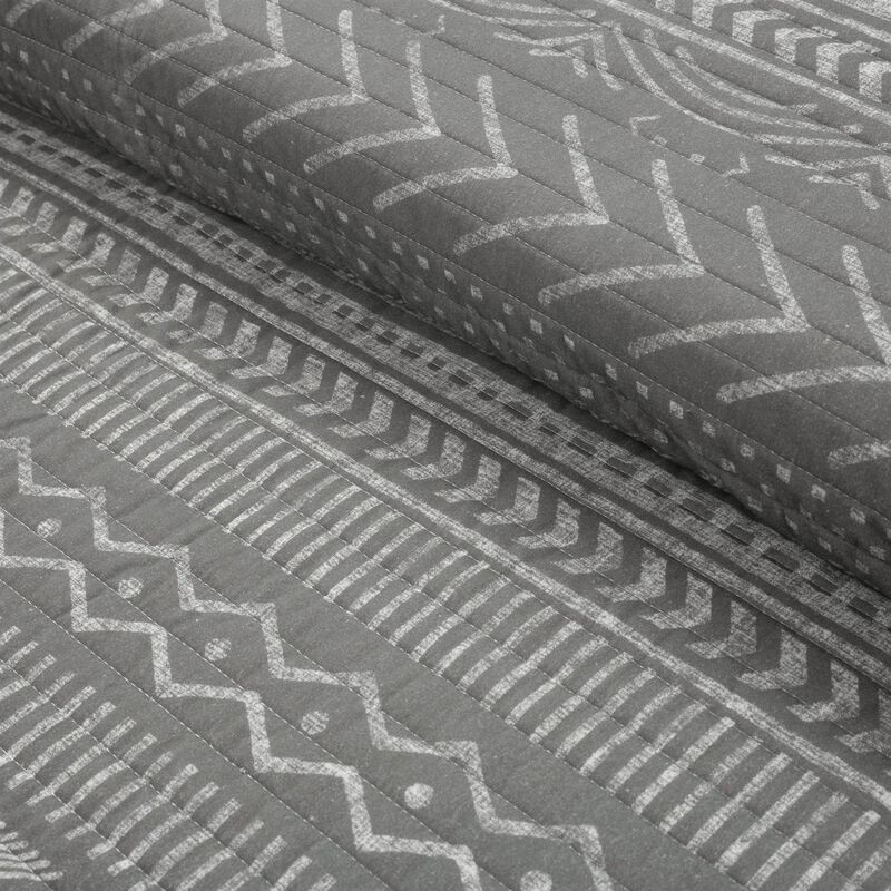Hivvago King Size Scandinavian Dark Grey Chevron Stripe Reversible Cotton Quilt Set