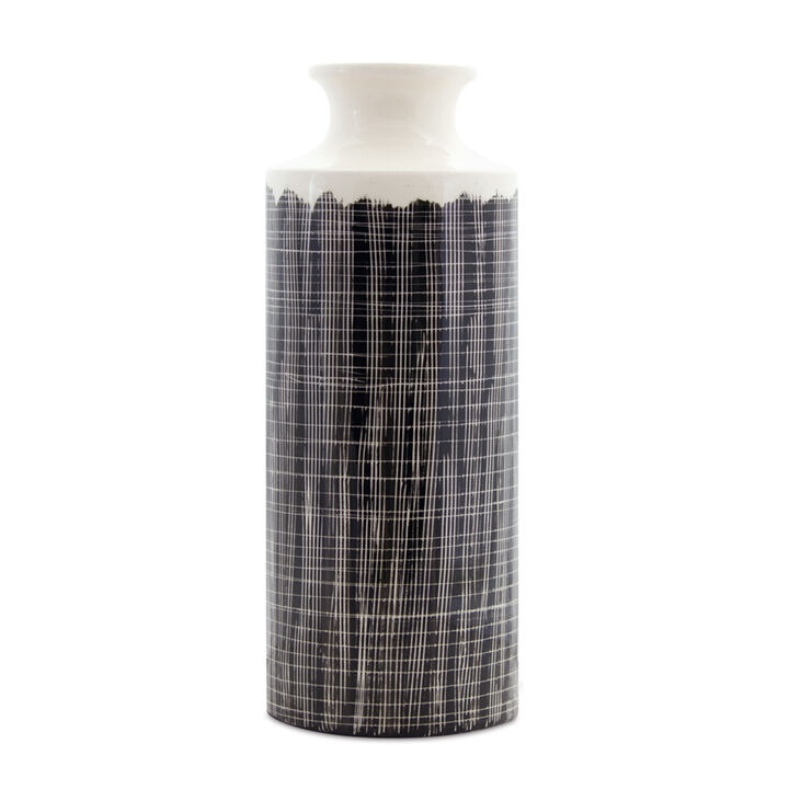 Vase – Elegant Decorative Container for Flowers and Home Accents