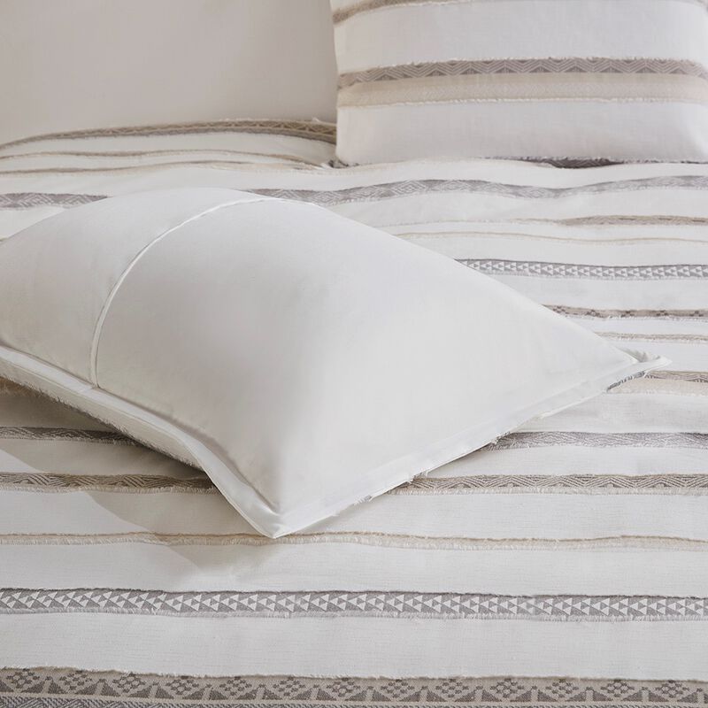 Gracie Mills Ismael Clipped Jacquard Stripe 3-Piece Duvet Cover Set