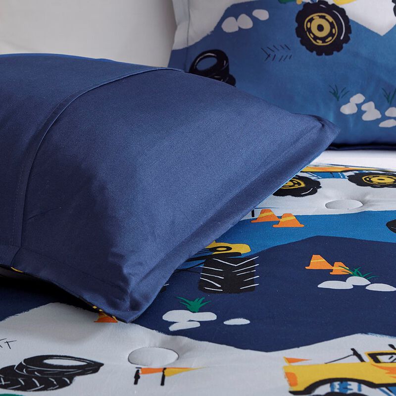 Gracie Mills Cedra Outer Space Comforter Set