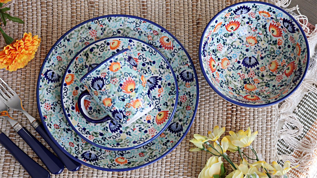 Blue Rose Polish Pottery Eloise 16 Piece Dinner Set