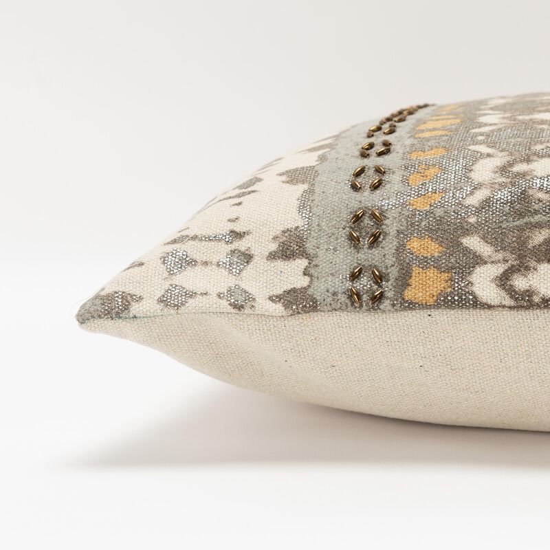 T16451 Pillow