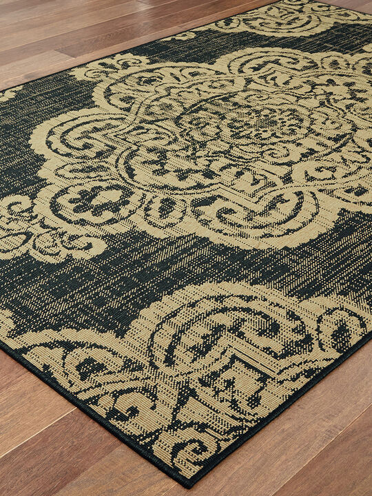 Marina 2'5" x 4'5" Black Rug