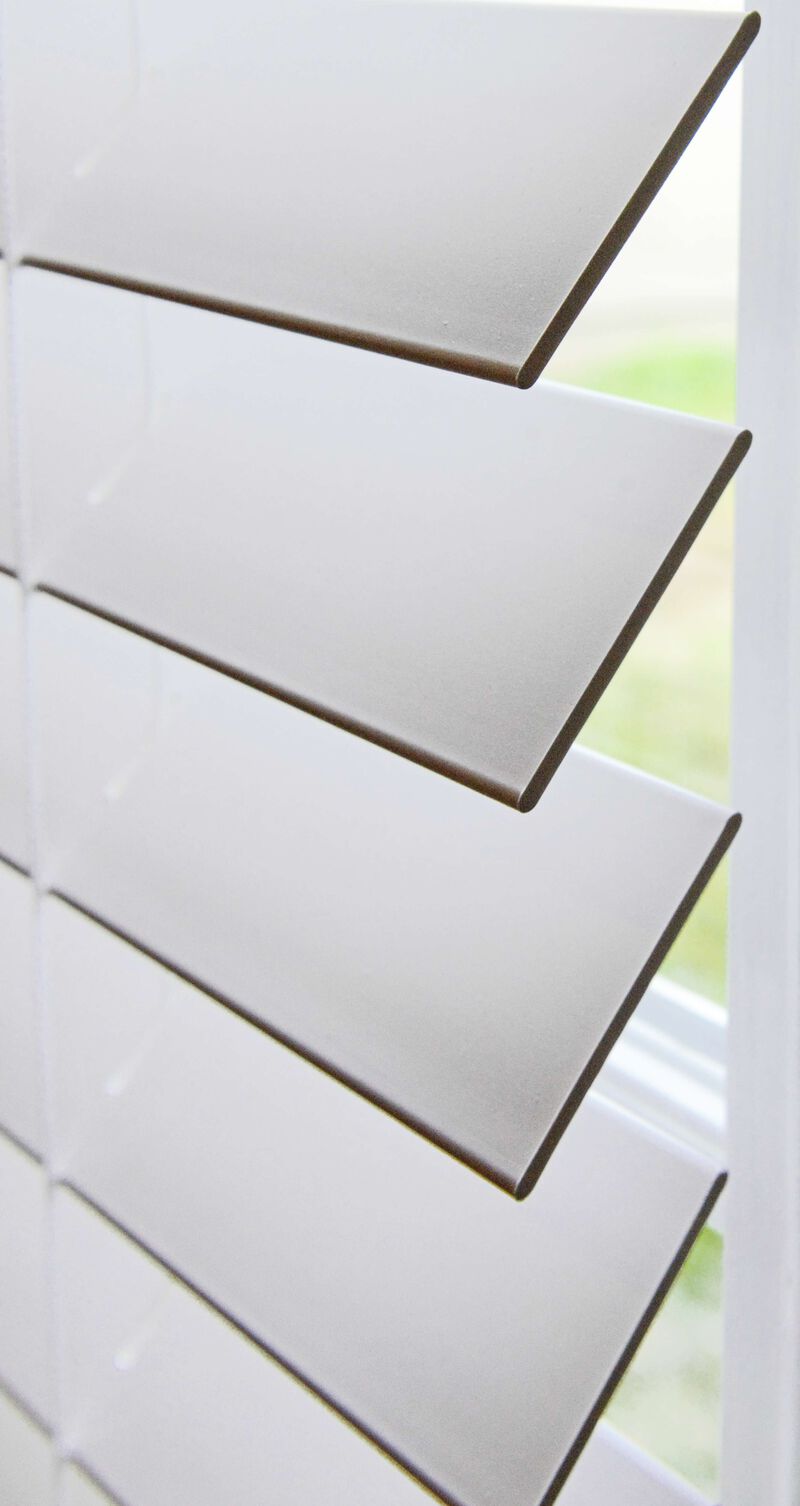 Linen Avenue Custom Cordless Faux Wood Blind White, Partial Inside Mount