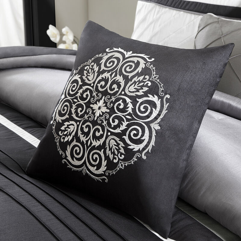 Gracie Mills Madge 7-Piece Traditional Comforter Set - Queen