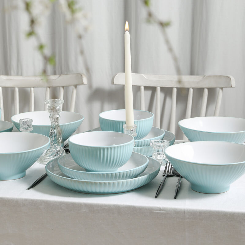 Christian Siriano Lustra Stoneware 16 Piece Dinnerware Set