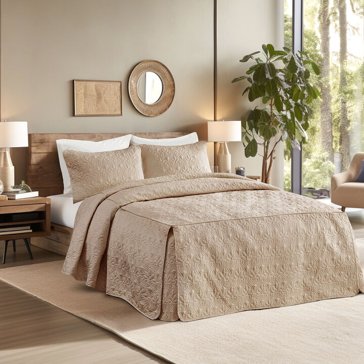 Gracie Mills Sandy 3 Piece Split Corner Classic Pleated Quilted Bedspread Set