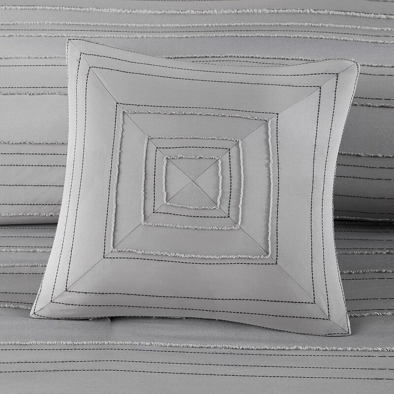 Gracie Mills Lucia Dyed Clip Jacquard Duvet Cover Set with Throw Pillow