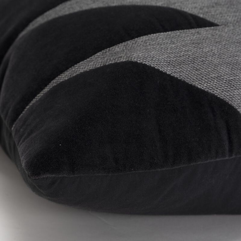 T19896 Pillow