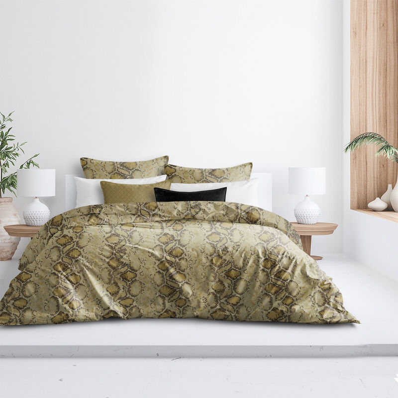 6ix Tailors Fine Linens Serpentine Gold Coverlet Set