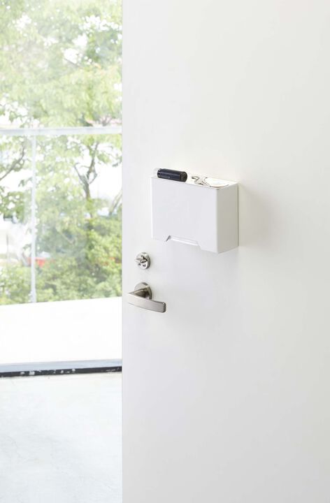 Magnetic Face Mask Dispenser