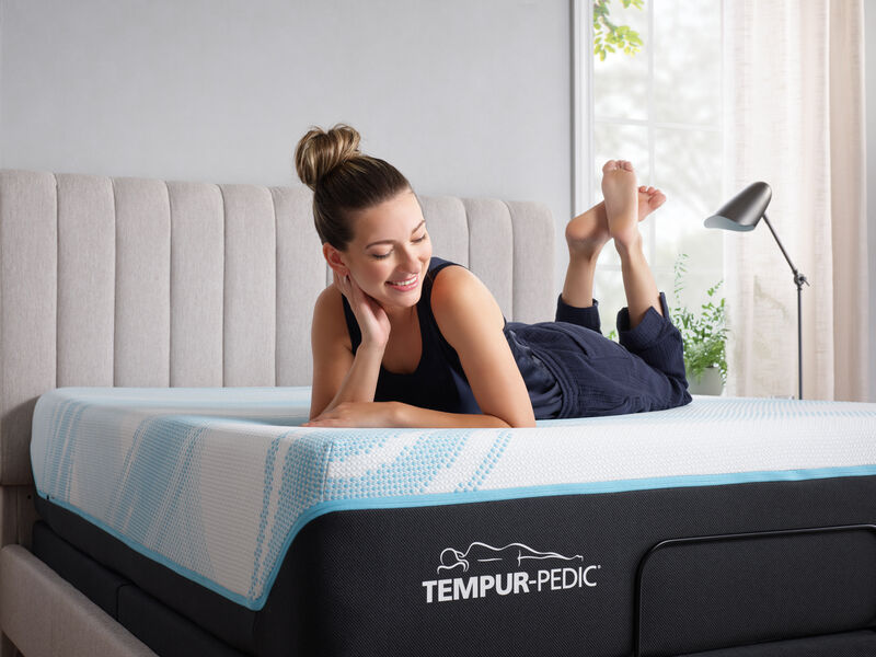Tempur-Pedic Luxe Breeze Hybrid Mattress