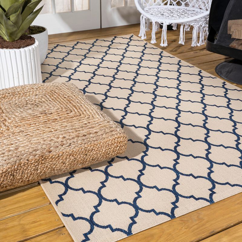 Arabesque Ogee Trellis Indoor/Outdoor Area Rug
