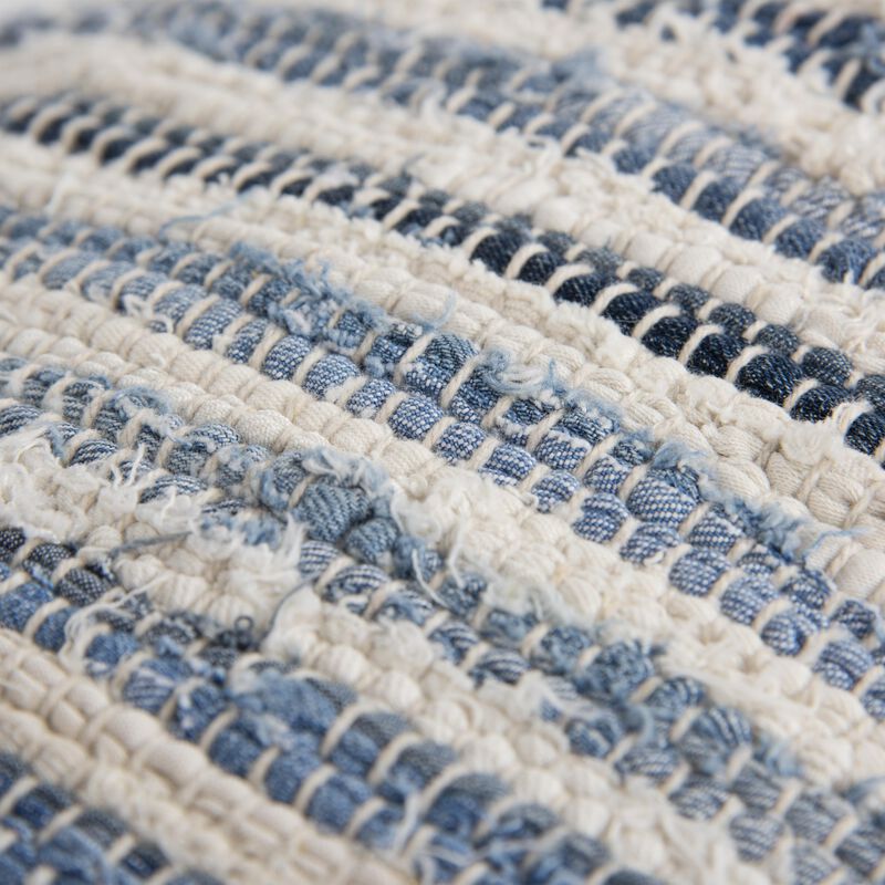 T17902 Pillow